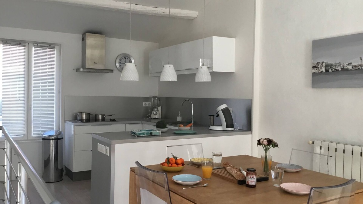 Meze House | House 100m², terrace, air conditioning, 150m from the beach