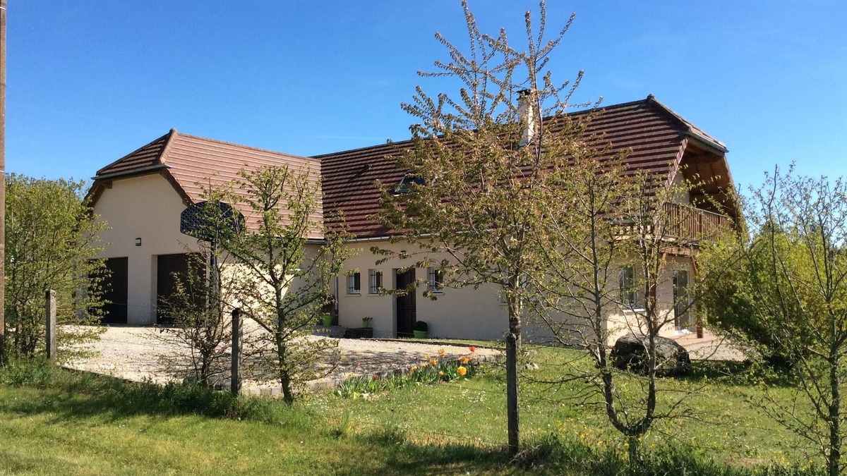 Hautecour House | House 190m² 8 people. Terrace, lake view, garage, 2500m² of land