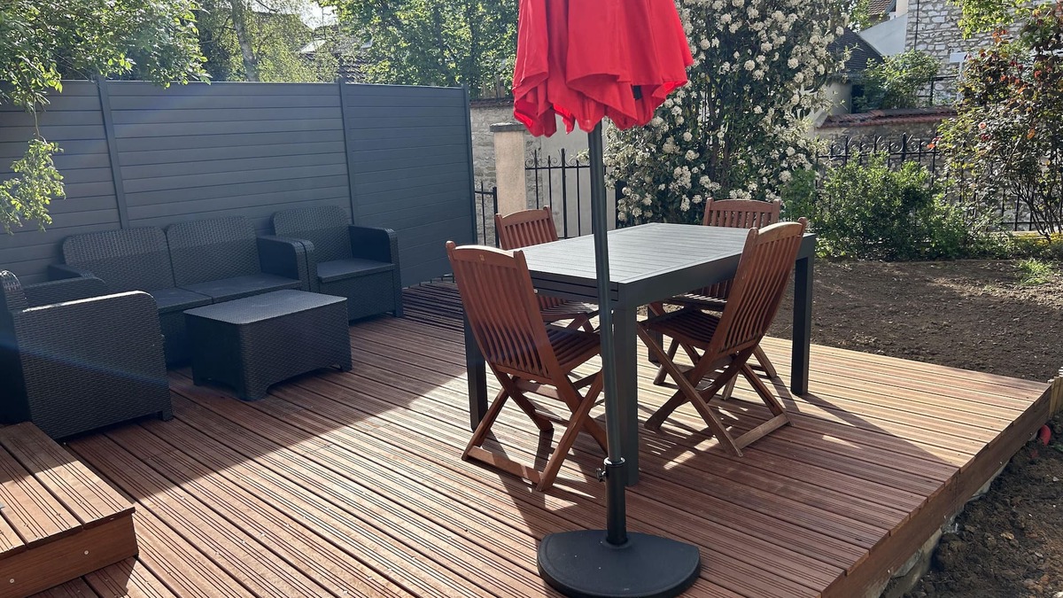 Mantes-la-Jolie House | House - 2 bedrooms - summer lounge and separate garden