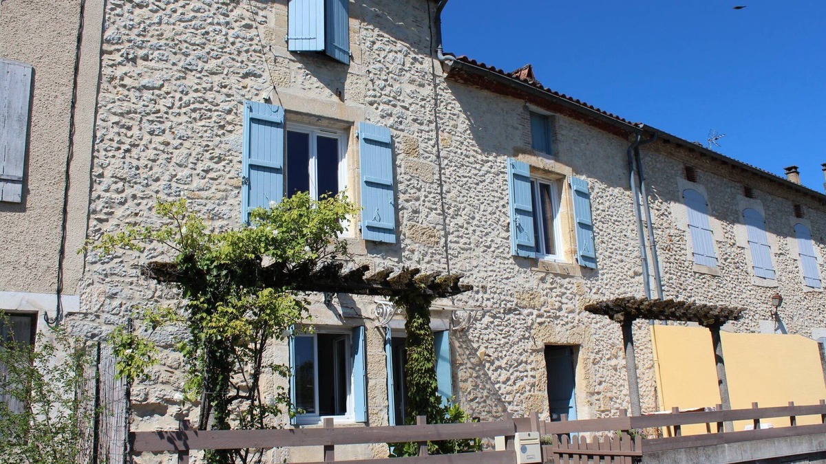 Le Bugue House | HOUSE 2 bedrooms - terrace river view NO GARDEN - no Wifi or TV