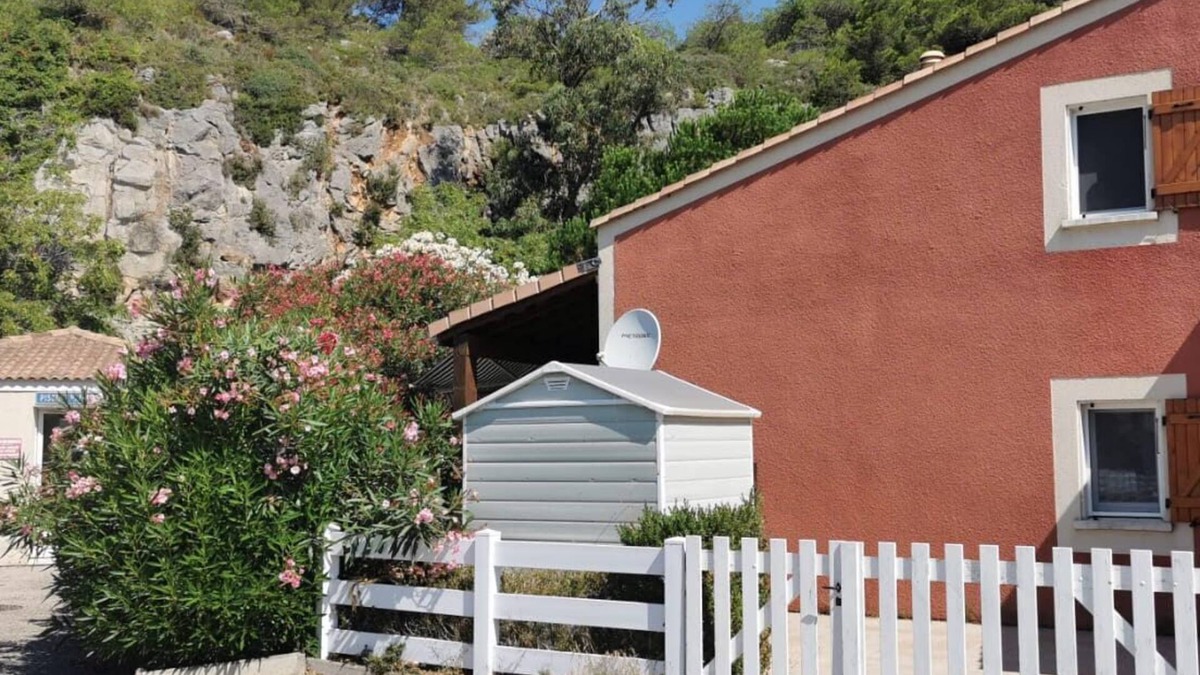 Narbonne-Plage House | House 5 minutes from the beach, shared swimming pool in the residence