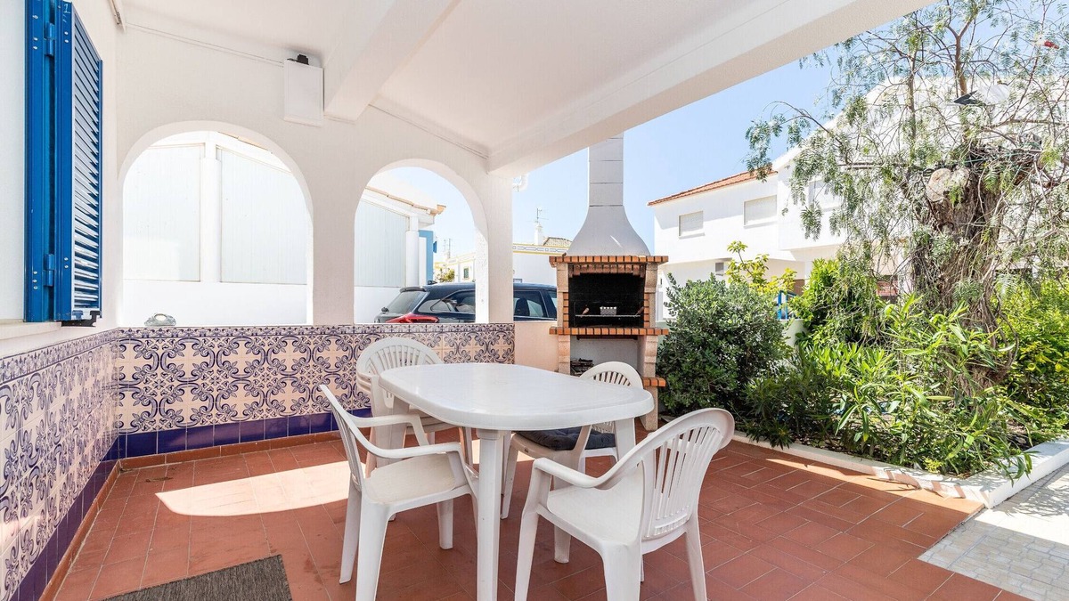 Manta Rota Ski Chalet | House 50m from the beach, patio with barbecue and fiber internet by ALGARVEMANTA (6V3)
