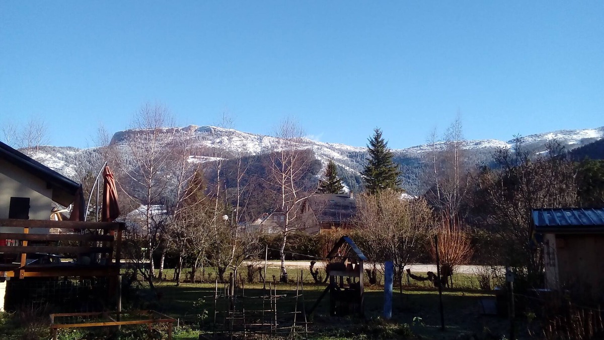 Lans-en-Vercors House | House 8/9 pers. with a large garden in the heart of the village for the summer
