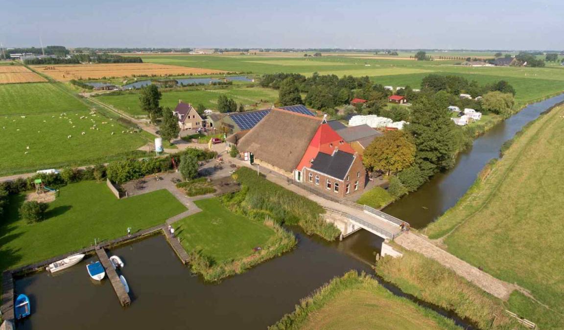 Sint Annaparochie House | House ∙ 8 bedrooms ∙ 22 guests