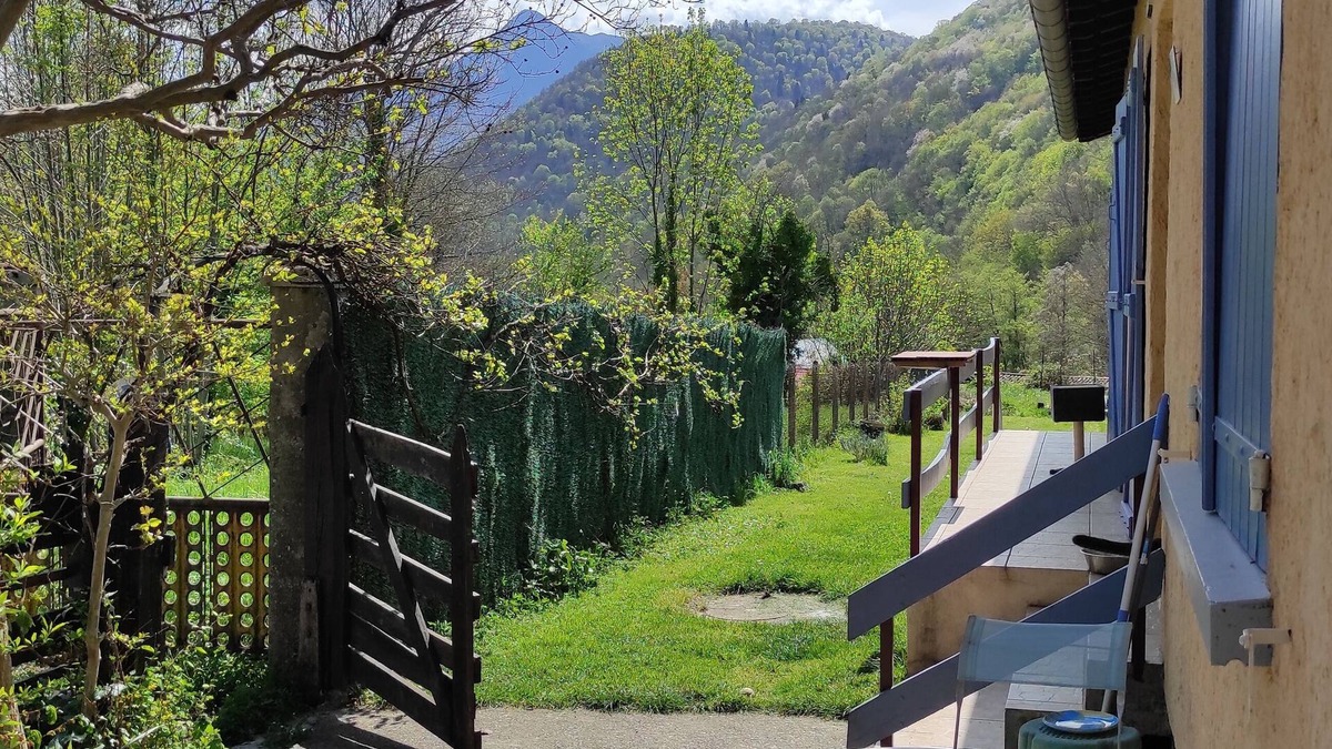 Aspet House | House at the foot of the mountain