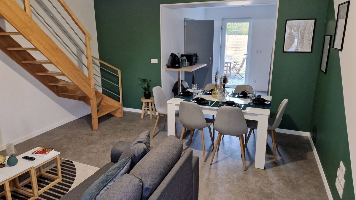 Feignies House | House-Basic-Ensuite with Shower-Terrace