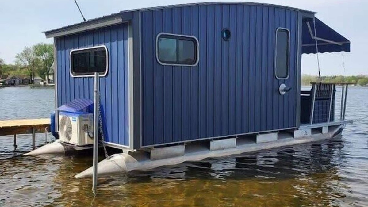 Mayfield Boat Rental | House boat on Fife Lake
