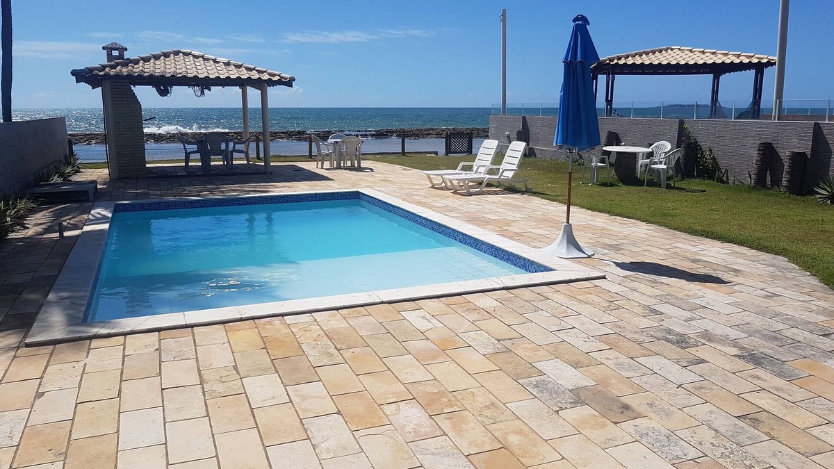 Ipojuca House | House by the sea. 7 rooms with air-conditioning. Pool. Barbecue grill. Wi-fi.