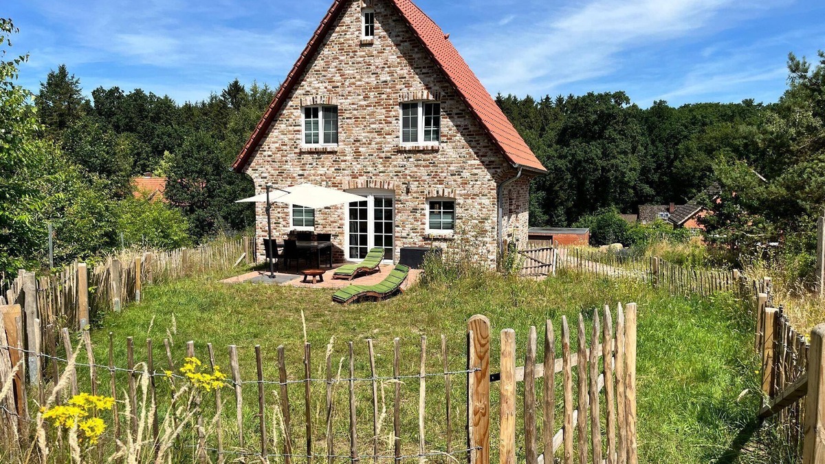 Bispingen House | House Felsenbirne in the Bispinger Heidezauber