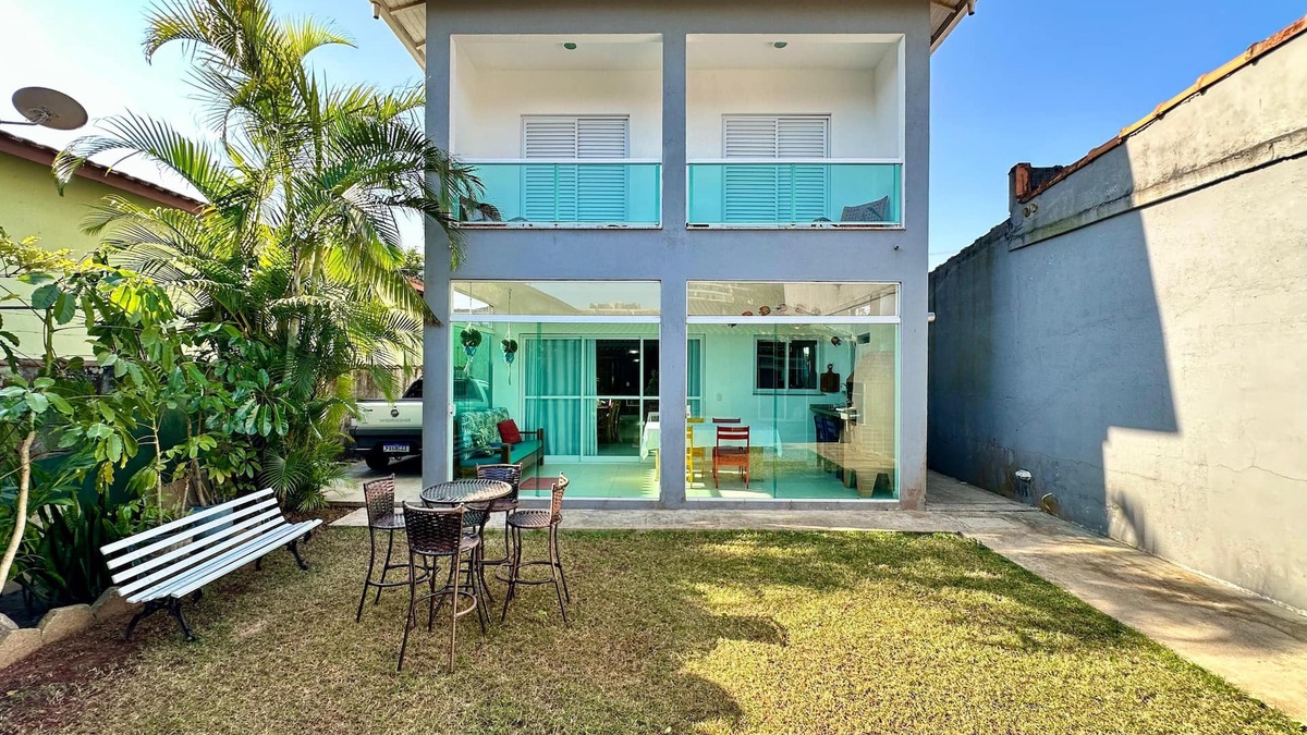Centro House | HOUSE FOR 12 OR 16 PEOPLE. 3 MINUTES FROM THE BEACH. IN THE CENTER OF BERTIOGA