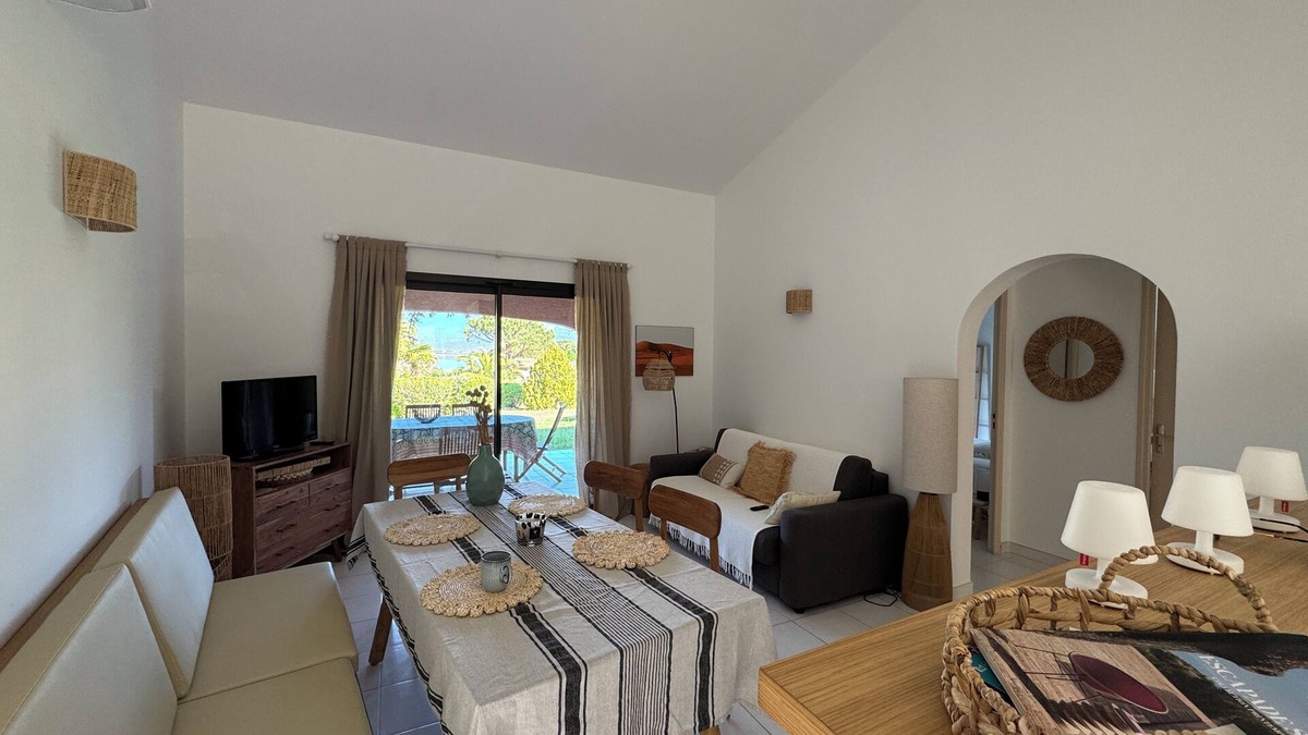 Porto-Vecchio House | House for rent on the gulf of Porto Vecchio, close to Palombaggia.