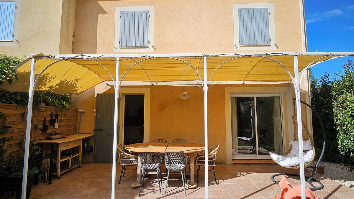 Entraigues-sur-la-Sorgue House | House Fenaisons