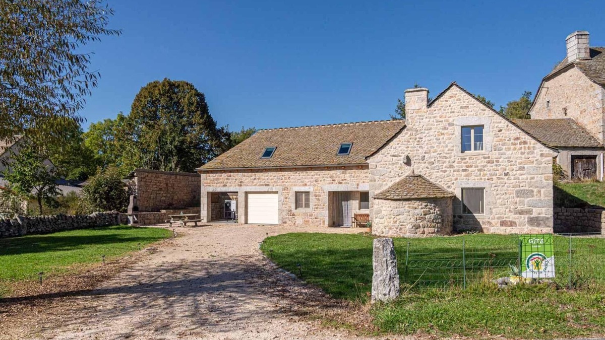 La Fage-Saint-Julien House | House