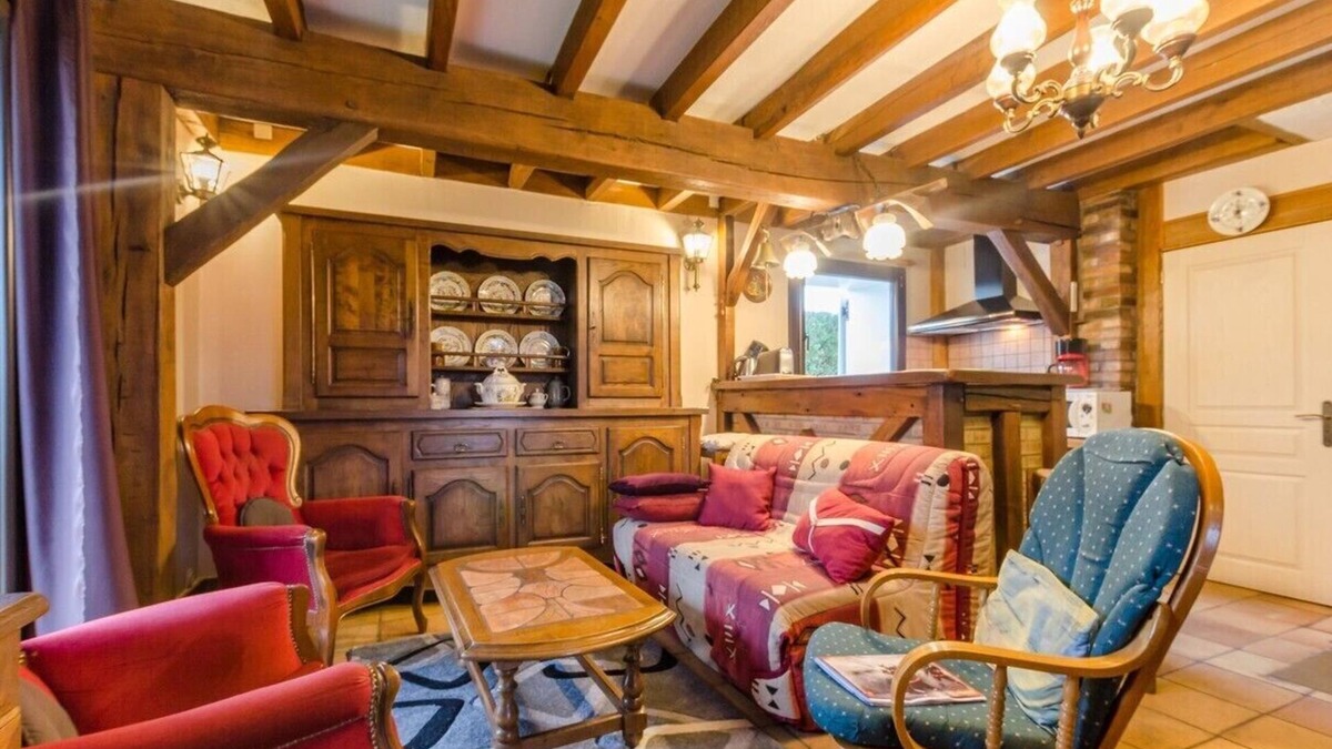 La Ville-aux-Bois House | House