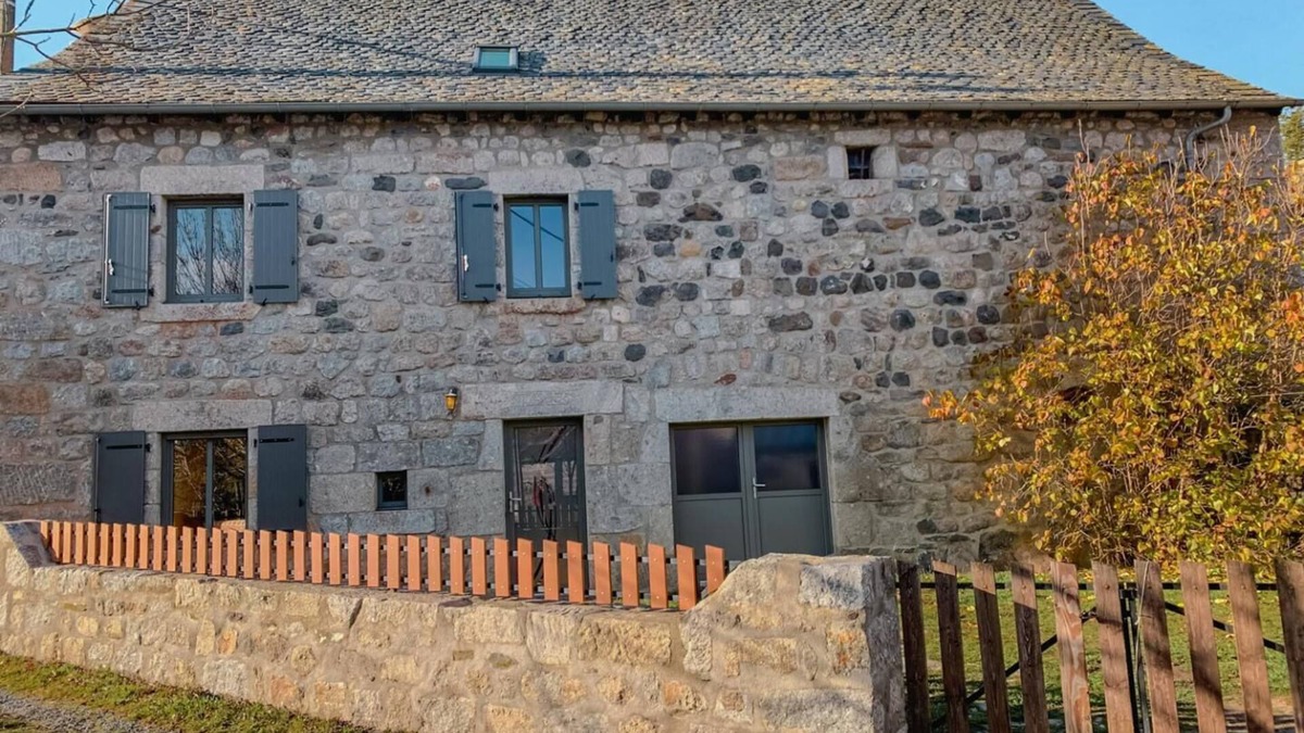 Nasbinals House | House