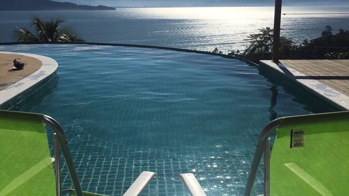 Ilhabela House | House IlhaBela (Siriúba 1 - Cond. Closed) with Sea View and near the beach