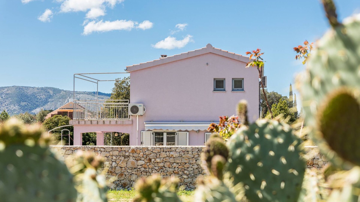 Stari Grad House | House in a beautiful Old Stone Village on Hvar Island