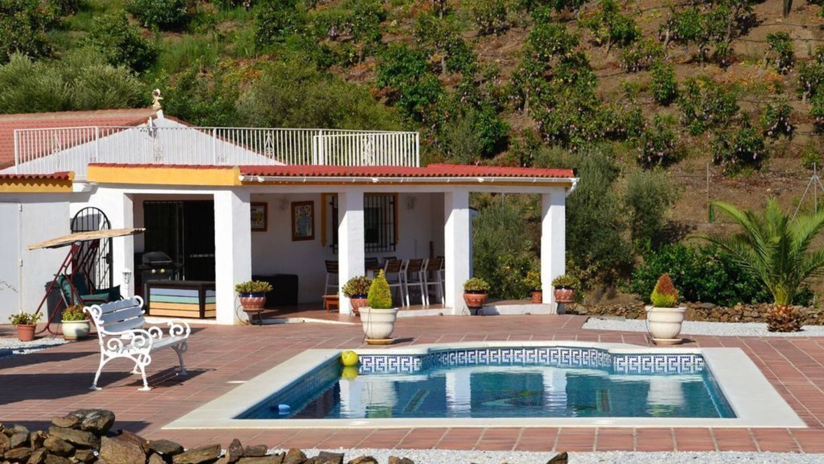 Sedella House | House in a quiet location with fantastic mountain panorama and large pool