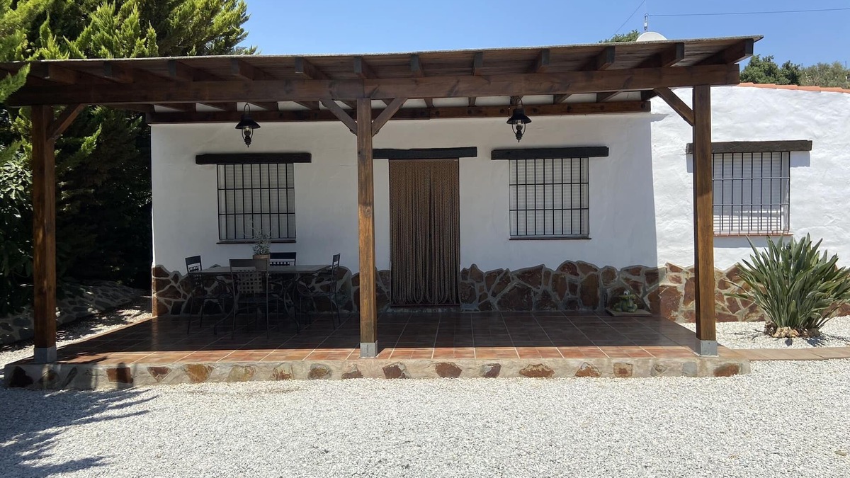 Cajiz Cottage | House in a very quiet rural area with easy accessibility. 3.5 km from the beach