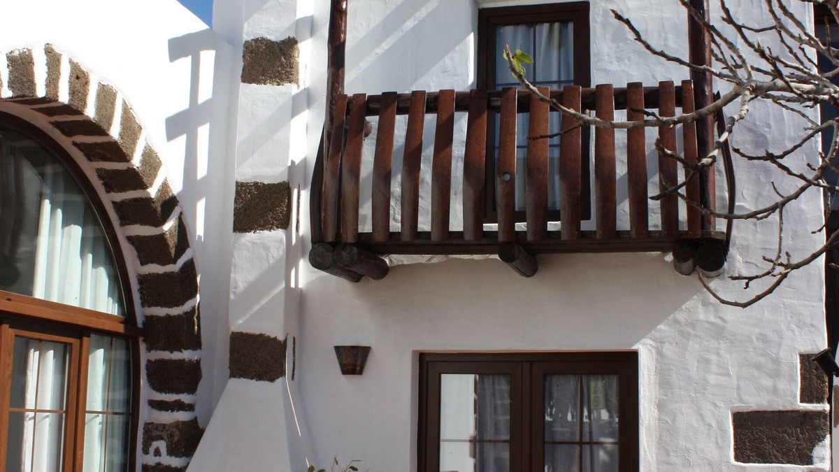 Maguez House | House in ancient motor mill