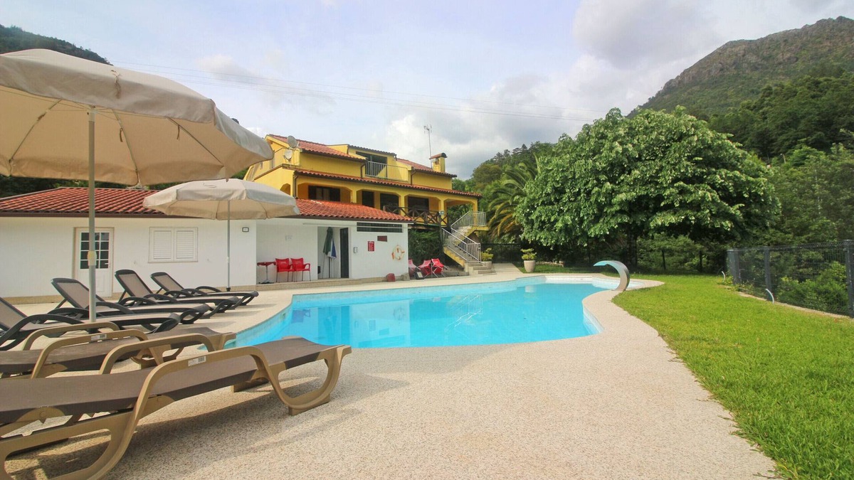 Geres Ski Chalet | House in Gerês with Swimming Pool By Geres casas