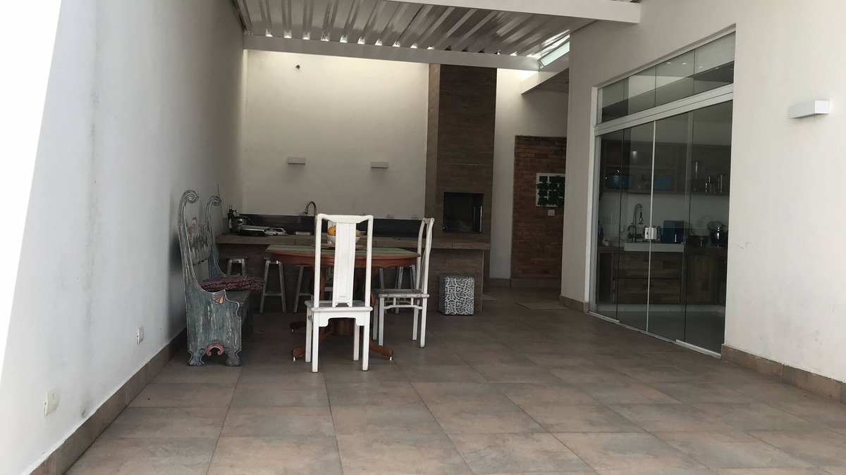 Balneario Cidade Atlantica House | House in Guarujá w/pool, barbecue in a gated community.