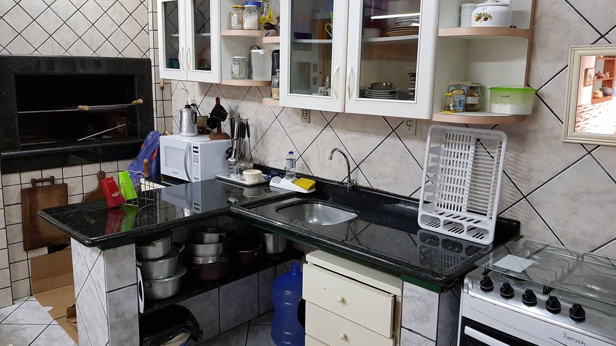 Andorinha House | House in Itapema (Meia-Praia) for up to 18 people with air conditioning and Wi-Fi