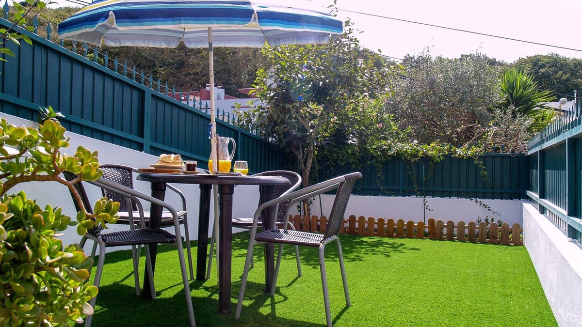 Sintra House | House in quiet area of ​housing. But close to the center.