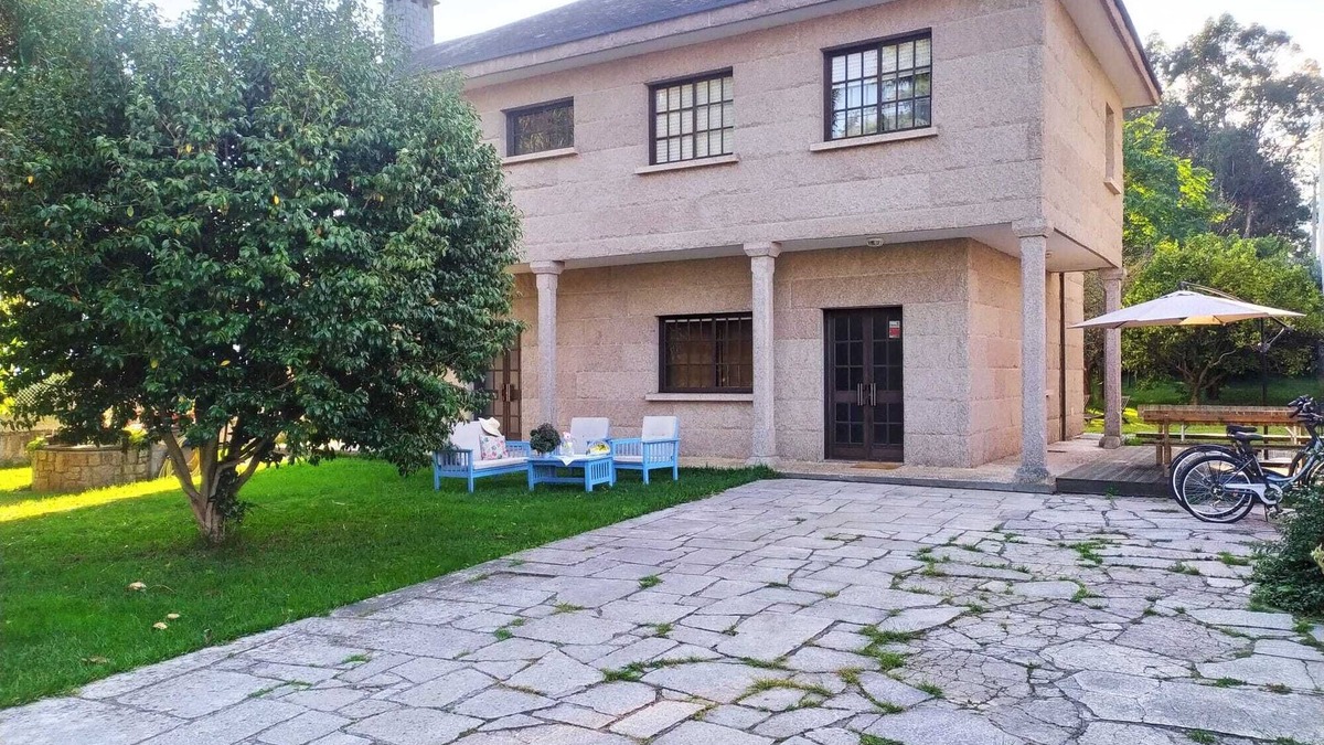 Sanxenxo Ski Chalet | House in Sanxenxo with swimming pool, ideal for families.