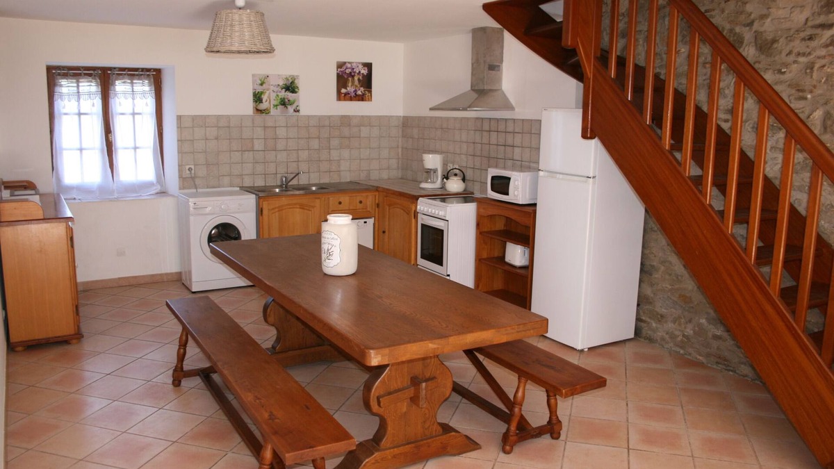 Malves-en-Minervois House | HOUSE in stone, outbuildings of the Château de MALVES, near Carcassonne city