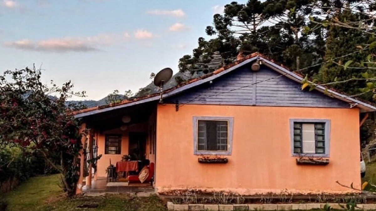 Sao Bento do Sapucai House | HOUSE IN THE MOUNTAINS, 500 METERS FROM PEDRA DO BAÚ.