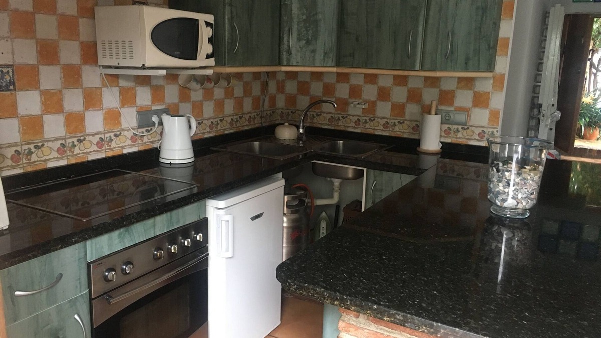 Zahara de la Sierra House | House in the centre of Zahara, tapas and relax