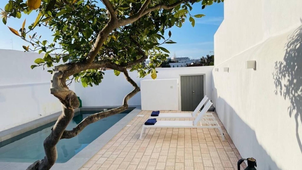 Tavira Ski Chalet | House in Tavira, central and modern, w/swimming pool!