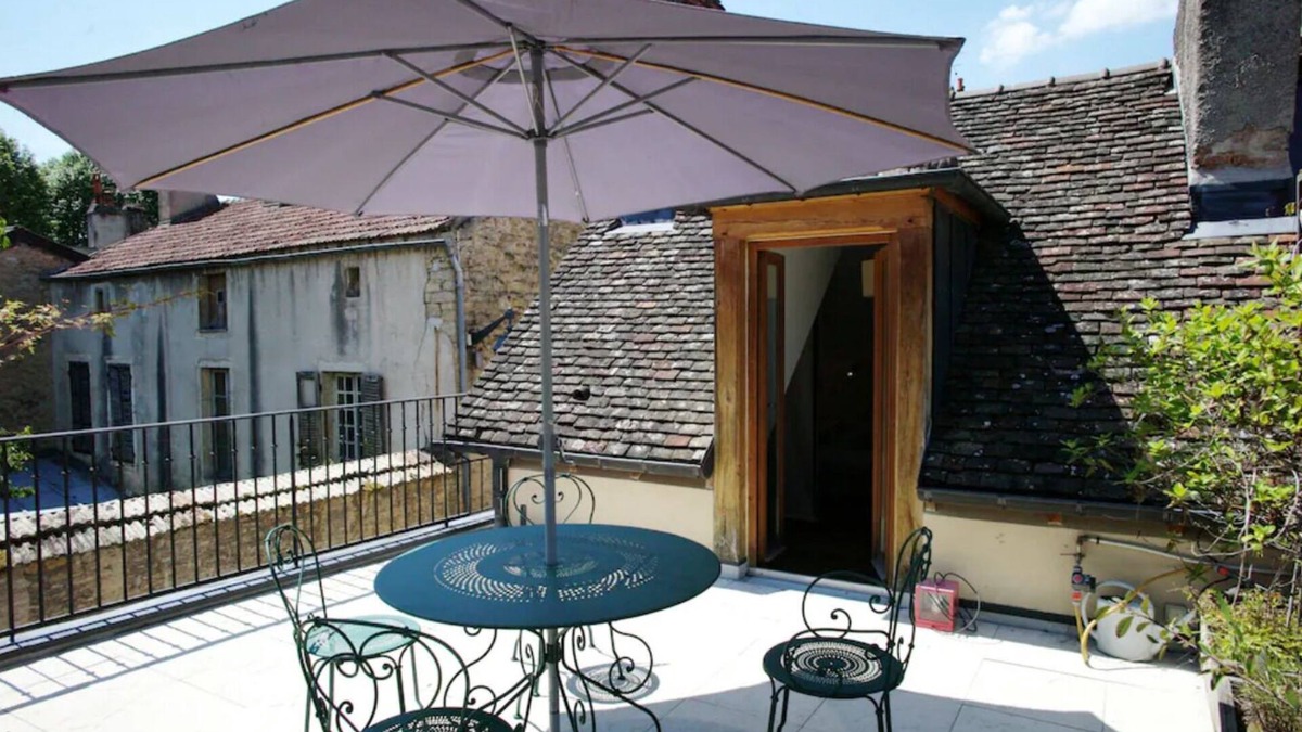 Beaune City Centre House | house in the historic city center of Beaune terrace and aircon !