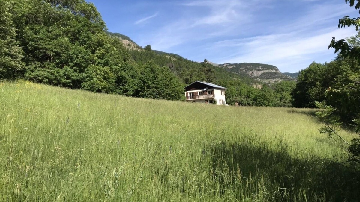 Champcella House | House in the mountains