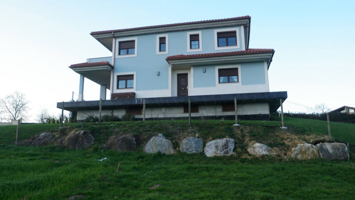 El Cueto Ski Chalet | House in Villaviciosa