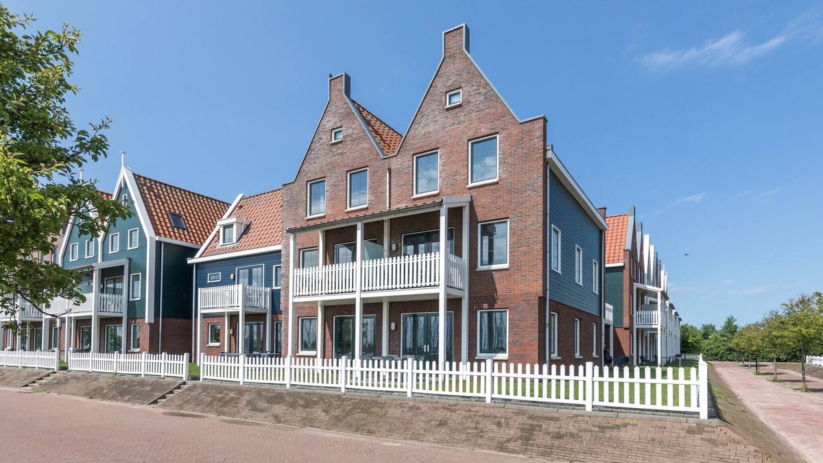 Volendam Apartment | House in Volendam with Marina View