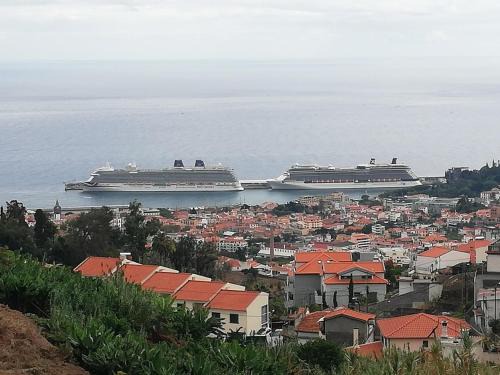 Imaculado Coracao de Maria House | House Joel & Sonia with sea view