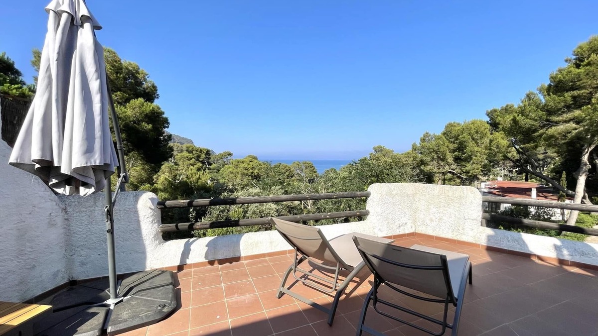Aiguablava Villa | House; 'la falconera', near to the beach.