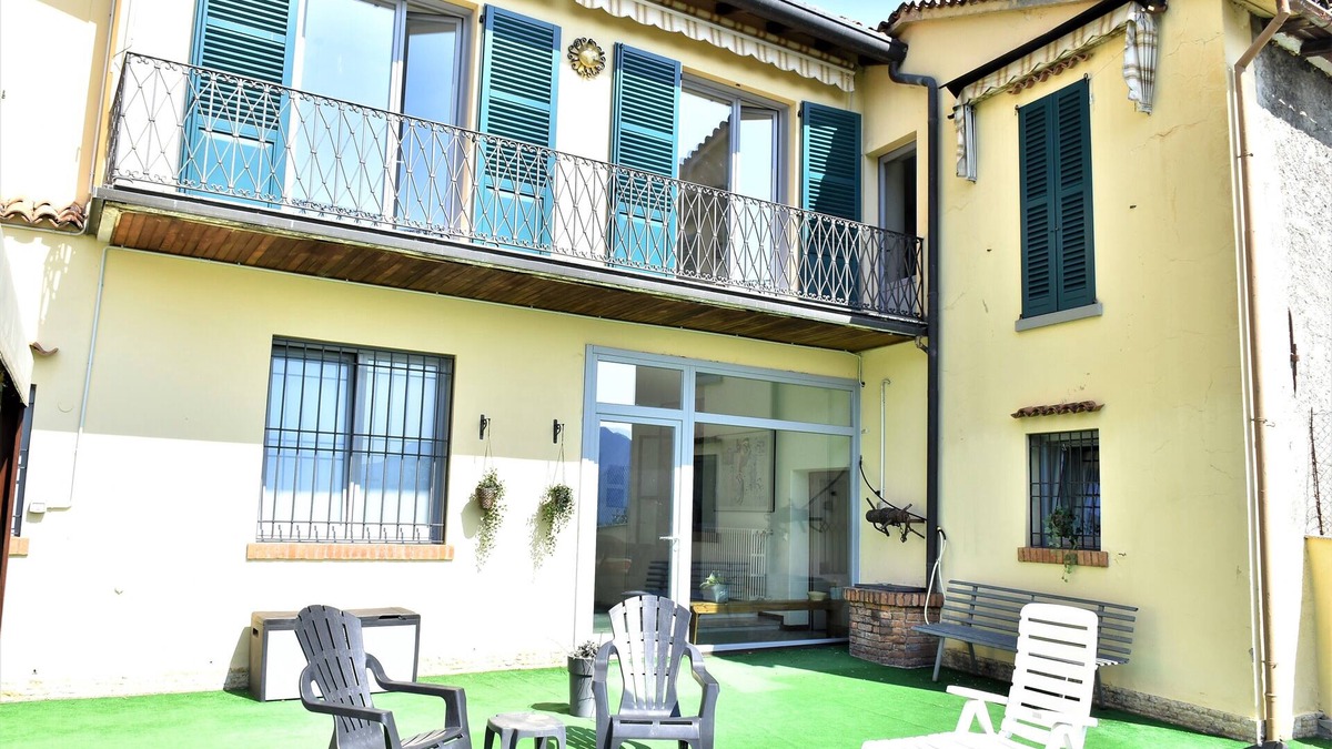 Solto Collina House | House LA TERRACE - Large house with lake view, 3 bedrooms, sleeps 8