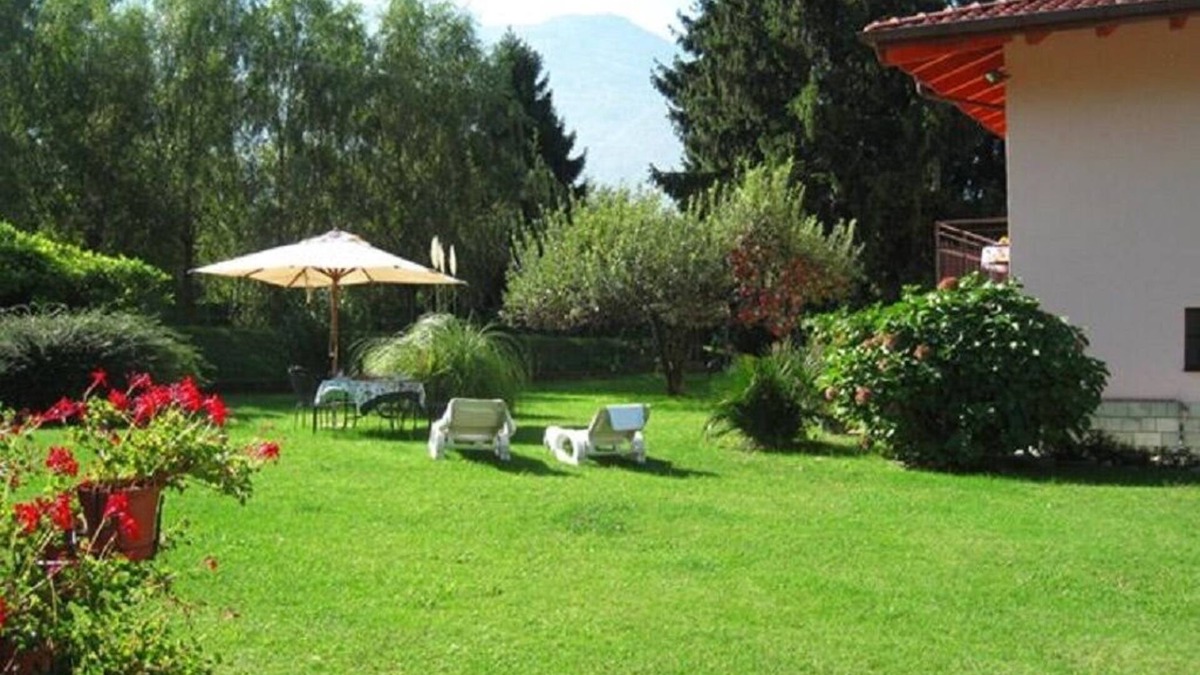 Colico Piano House | House Laura 50 mt. from the lake and the beach