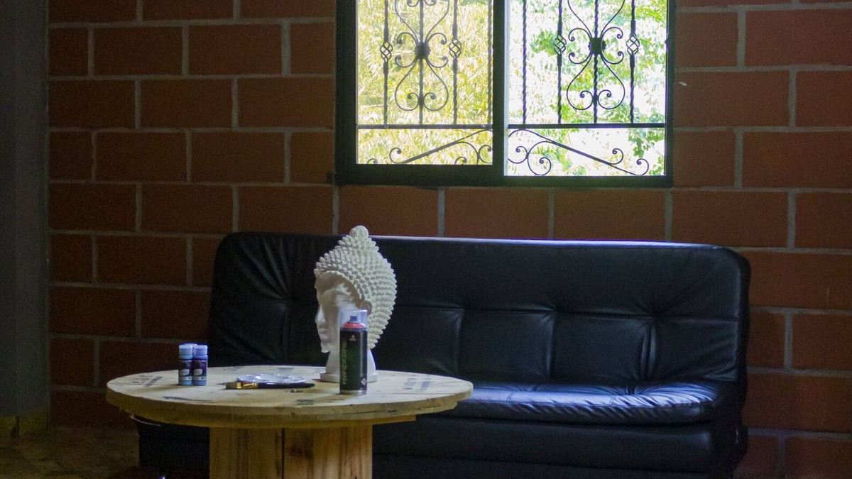 Cocorna Other | House located in between a canyon in the mountains of Antioquia.