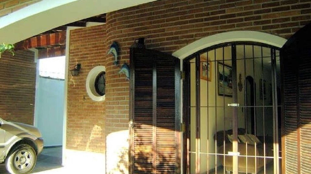 Ipiranga House | House - Martins de Sá Beach ACCOMMODATES 10 PEOPLE