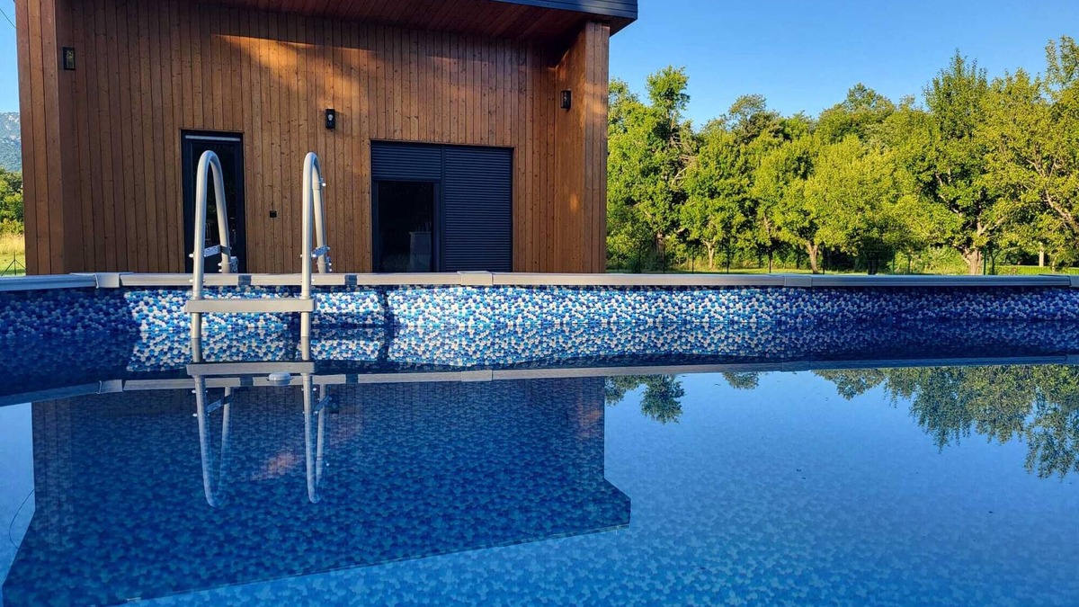 Lovinac House | House Momentum - new build 5 star holiday home.