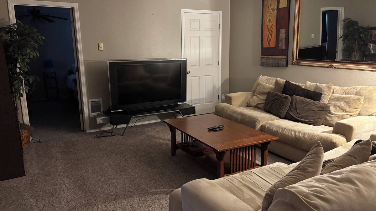 Fairview House | House near McMenamins Edgefield, Outlets, Blue Lake Park, Gorge, Hiking, BBQ