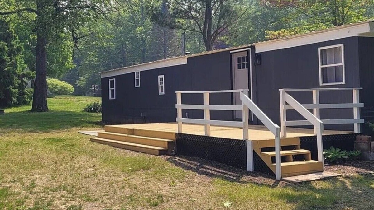 Silver Lake House | House near Silver Lake Sand Dunes with Toy Hauler & RV Parking