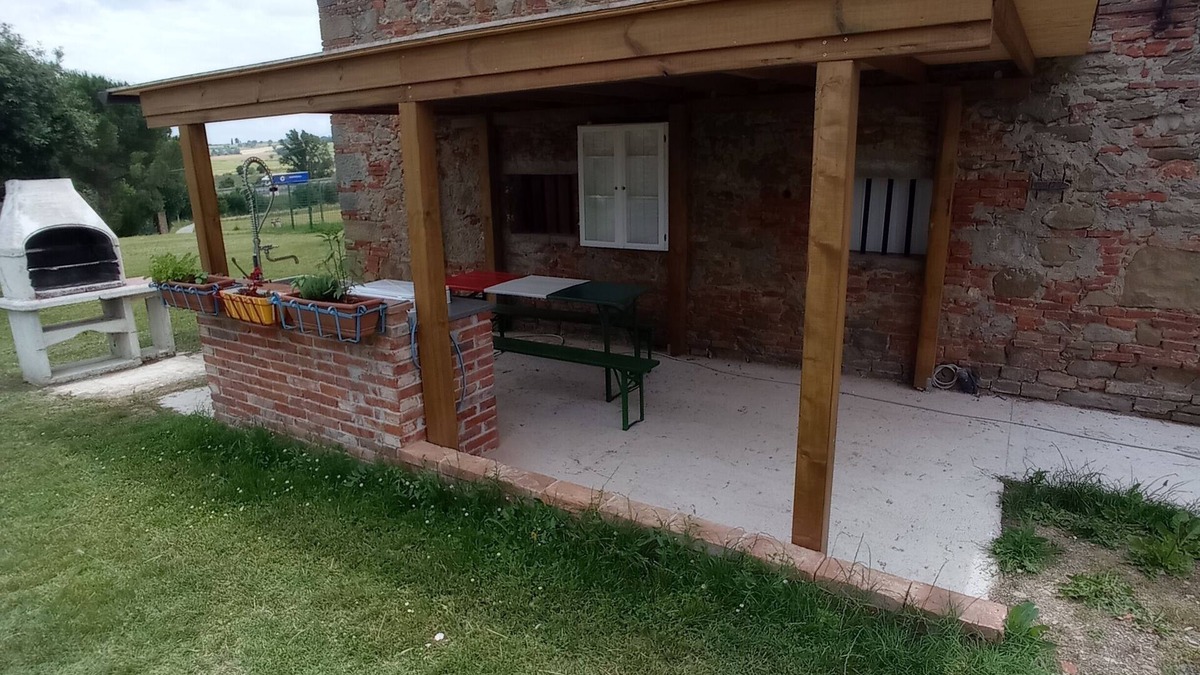 Monte San Savino House | House nestled in the Tuscan countryside ideal for families. supermarkets 4km away
