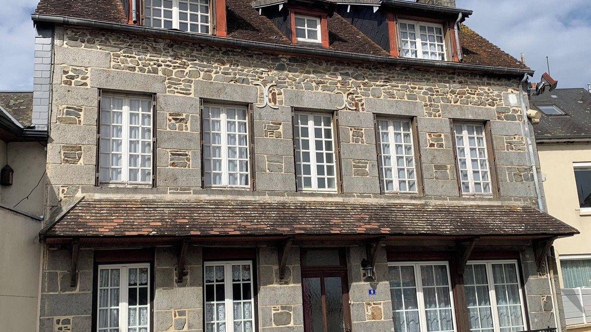 Briouze House | HOUSE OF CHARACTER in NORMANDY 4 BEDROOMS 9 persons