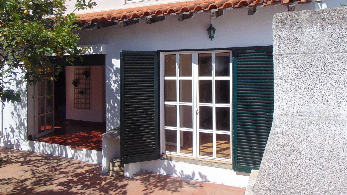 Setubal Villa | House of St. Theresa