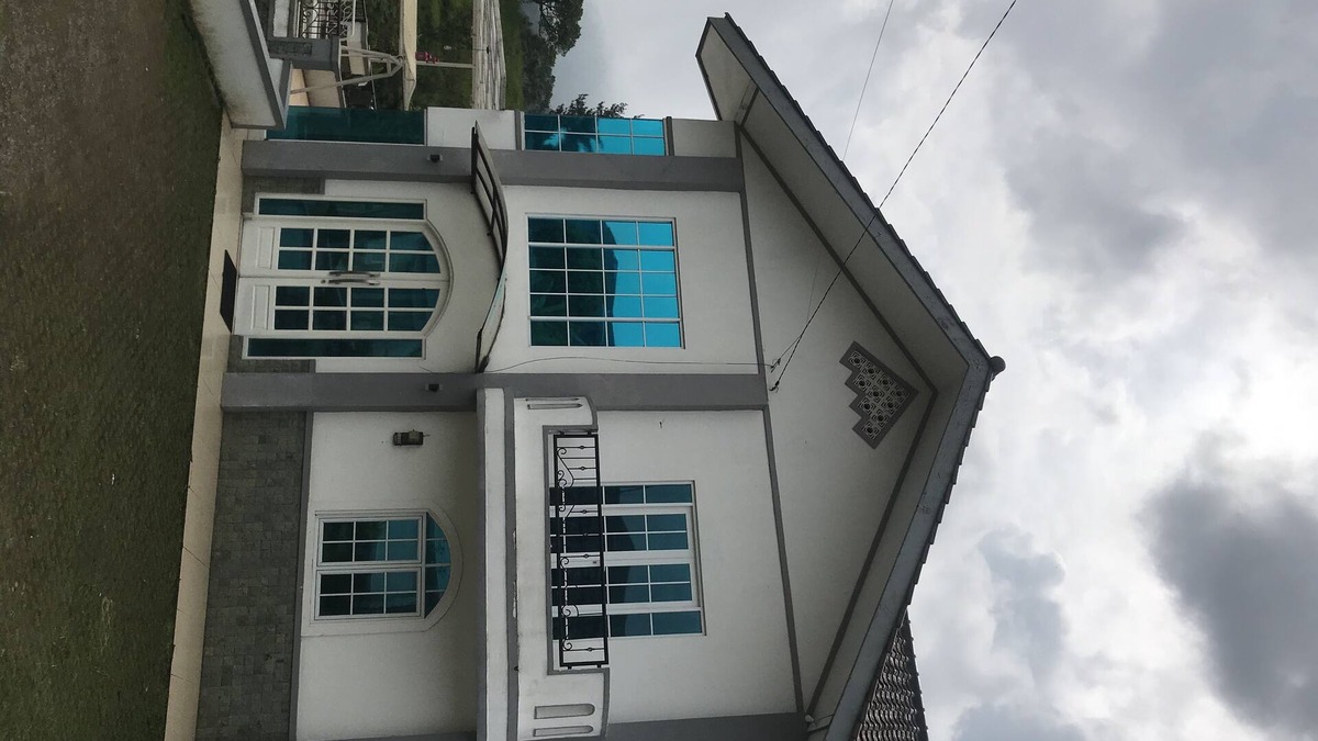 Ciloto Villa | House on cliff